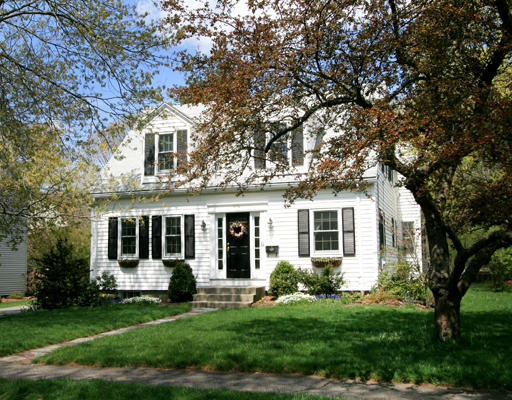 7 Emerson Place Needham, MA 02492 - Photo 3 of 13 Gallery Image 3