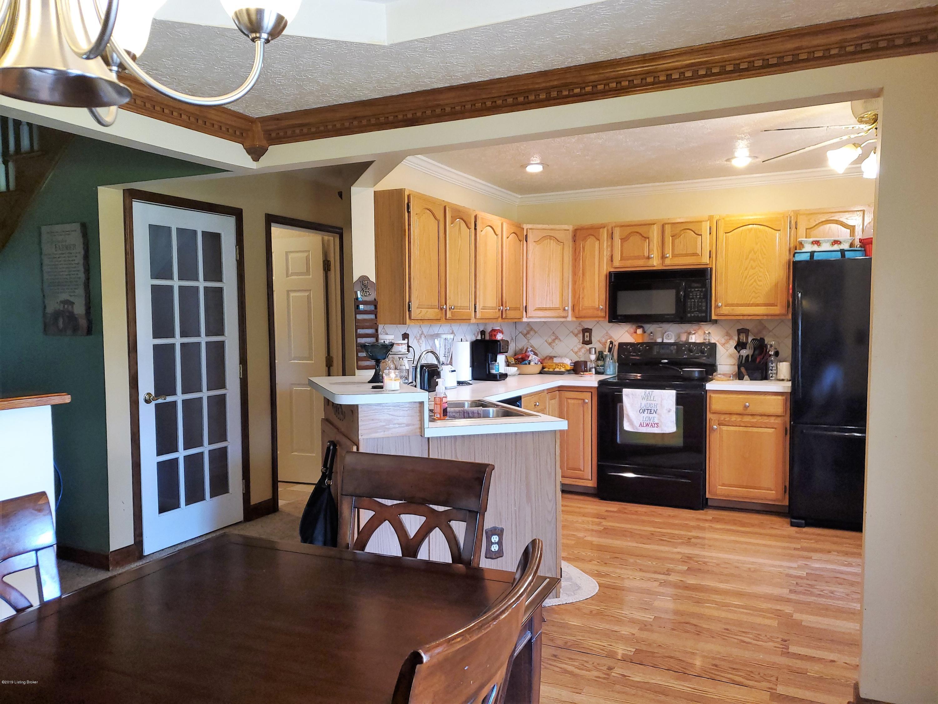 13802 Medora Road Louisville, KY 40272 - Photo 7 of 44 20190524_170905 (2)