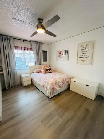 $4,300 | 921 Northwest 133rd Avenue, Miami, FL 33182