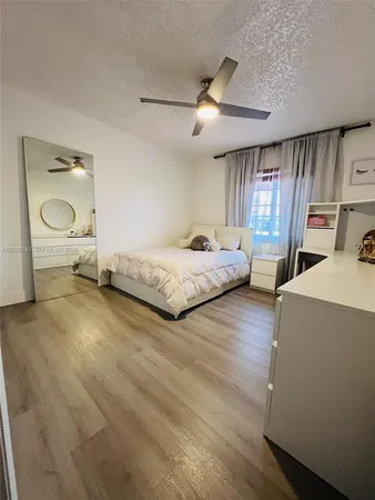 $4,300 | 921 Northwest 133rd Avenue, Miami, FL 33182