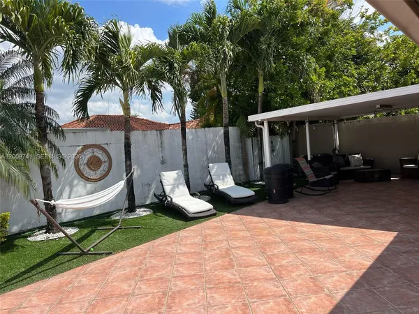 $4,300 | 921 Northwest 133rd Avenue, Miami, FL 33182