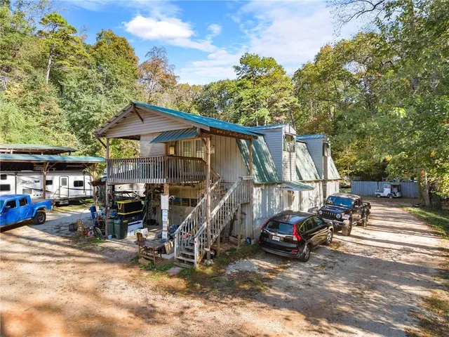 $999,900 | 221 Shallowford Drive, Gainesville, GA 30504