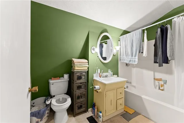 $999,900 | 221 Shallowford Drive, Gainesville, GA 30504