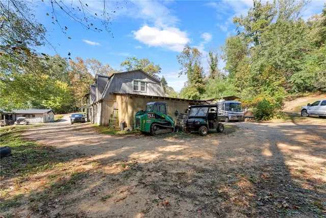 $999,900 | 221 Shallowford Drive, Gainesville, GA 30504