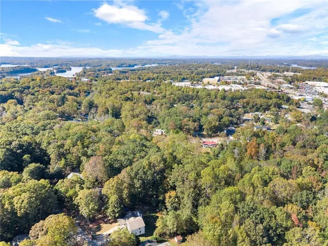 $999,900 | 221 Shallowford Drive, Gainesville, GA 30504