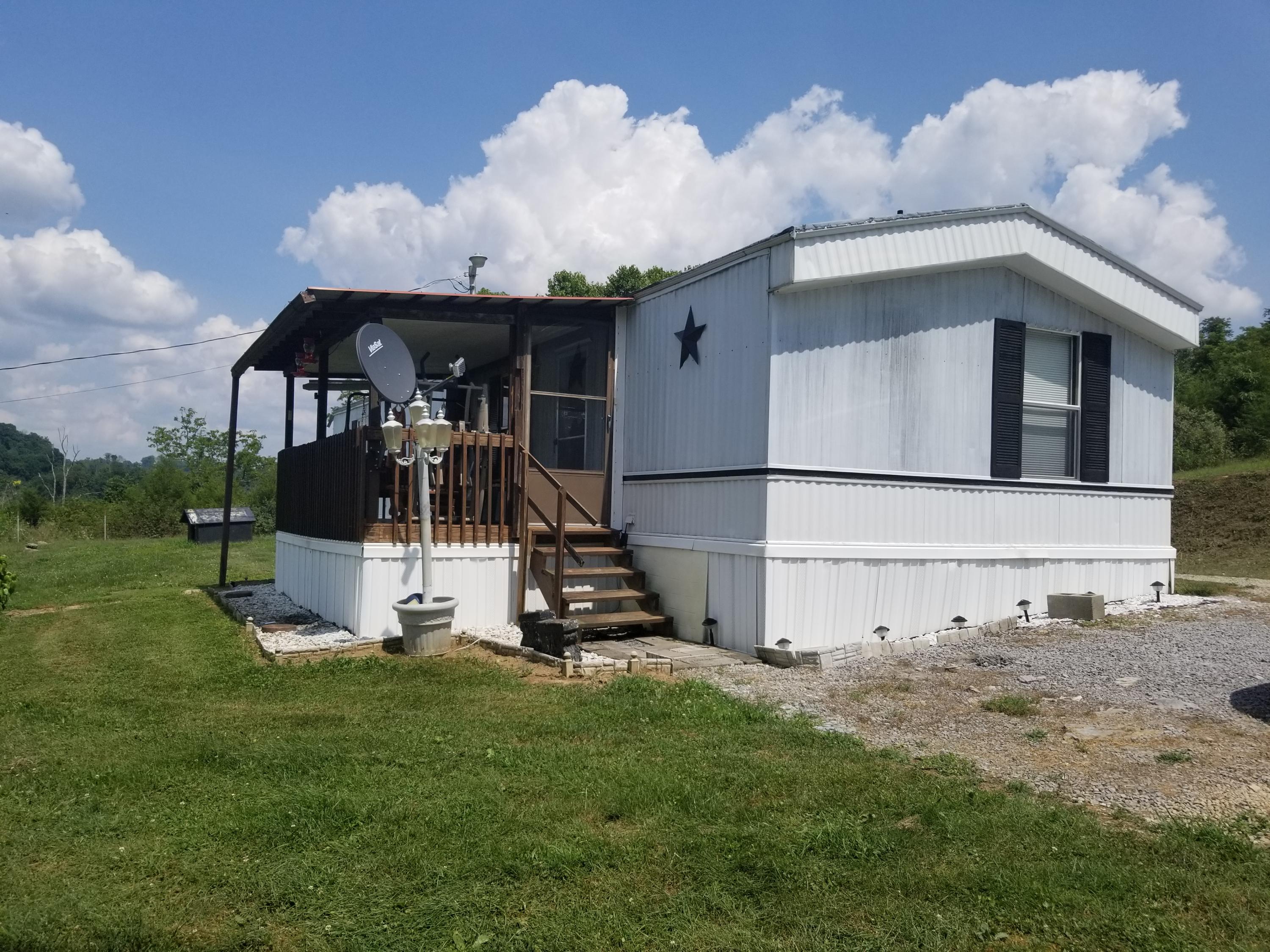 417 Haley Road Rose Hill, VA 24281 - Photo 3 of 23 20180713_152133