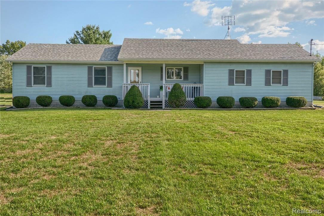 12490 East Carpenter Road Davison, MI 48423 - Photo 1 of 32 DSC_9277-HDR(3).jpg