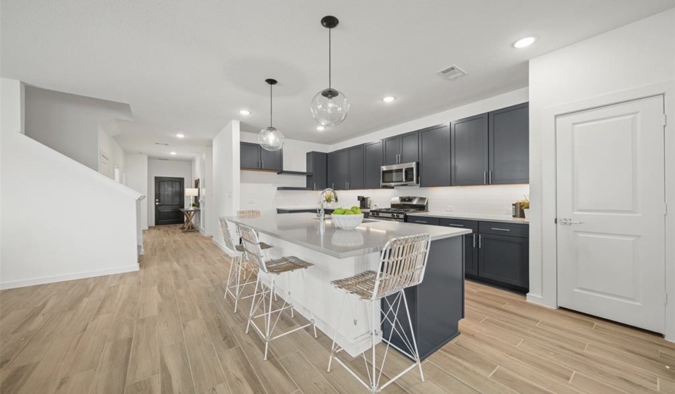 302 Little Spg Court Anahuac, TX 77514 - Photo 9 of 23