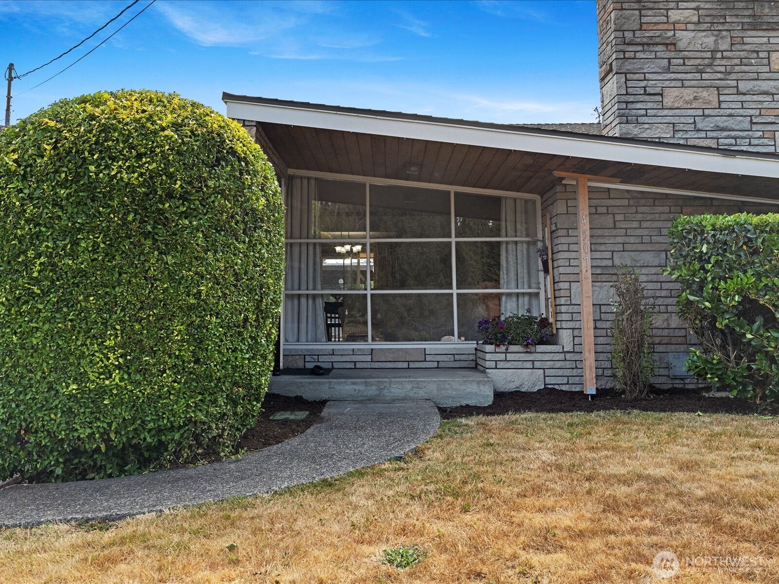 4507 Rucker Avenue Everett, WA 98203 - Photo 3 of 40
