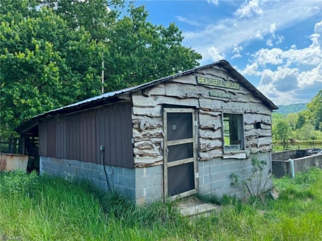 1298 Air Bellows Gap Road Sparta, NC 28675 - Photo 6 of 16