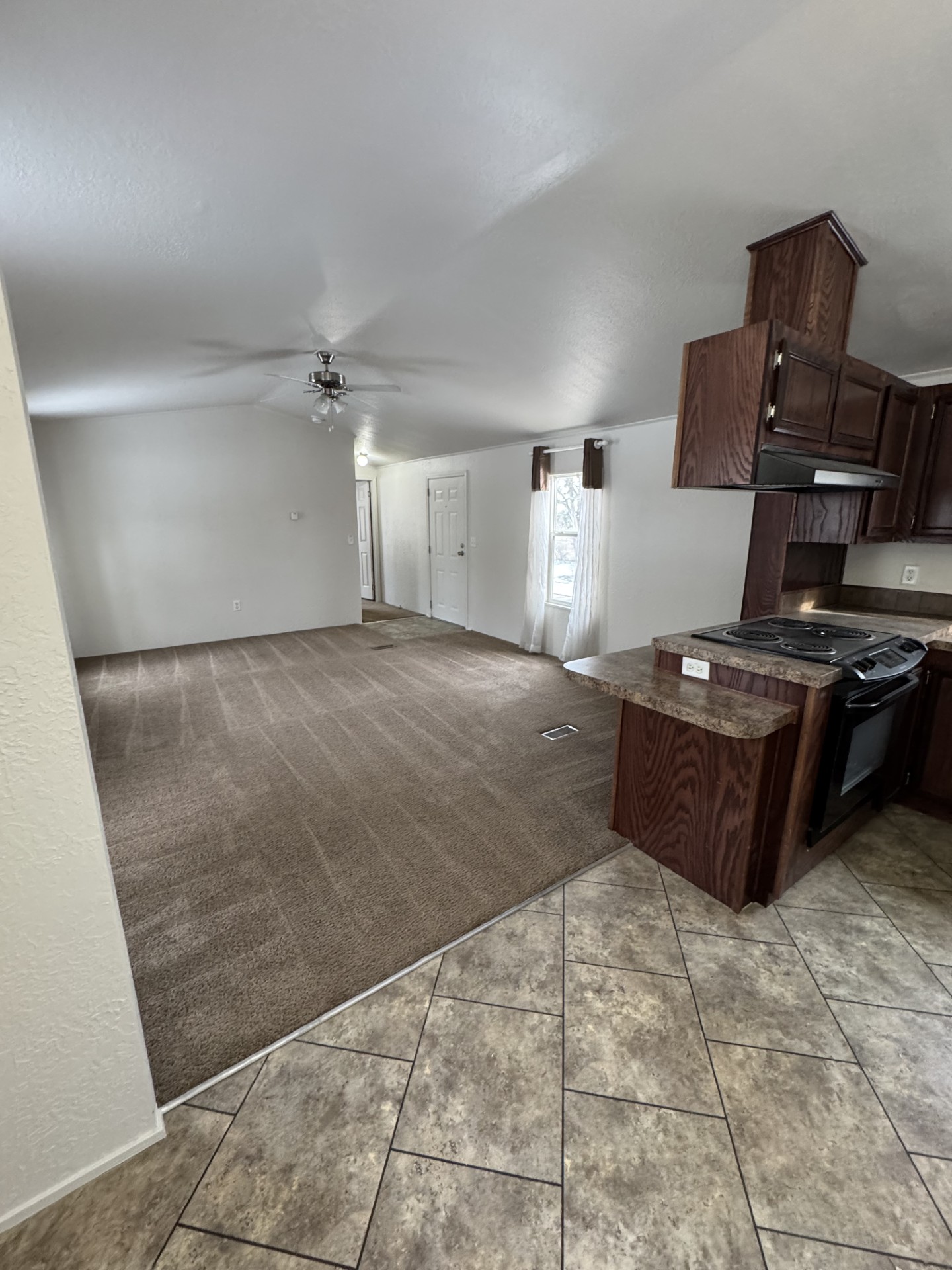 8501 East State Highway 29 Georgetown, TX 78626 - Photo 8 of 24 a room with a bed and a stove