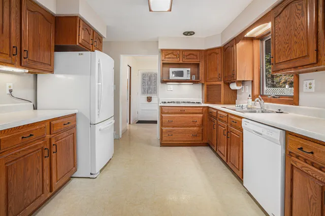 $289,900 | 1803 Prosperity Drive, Portage, MI 49002