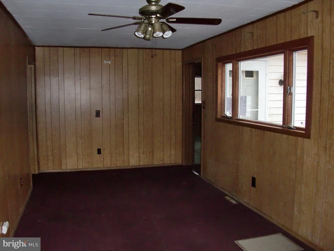 968 Warburton Road Elkton, MD 21921 - Photo 8 of 10 Living Room