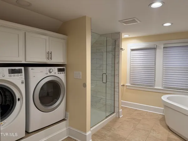 $3,000 | 146 East Park Drive, Unit 5, Kingsport, TN 37660