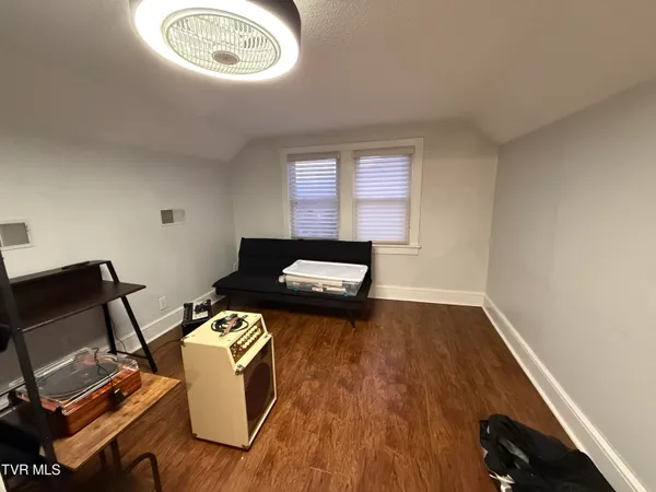 $3,000 | 146 East Park Drive, Unit 5, Kingsport, TN 37660