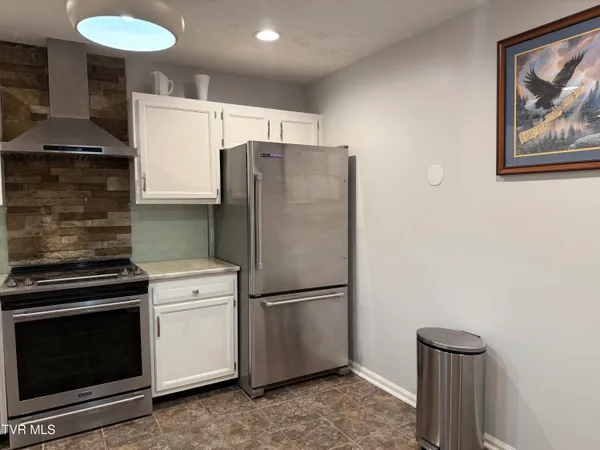 $3,000 | 146 East Park Drive, Unit 5, Kingsport, TN 37660