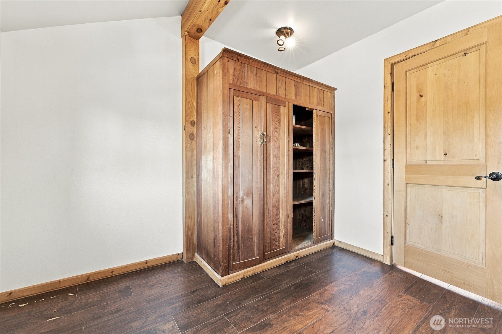 7460 Guemes Island Road Anacortes, WA 98221 - Photo 11 of 37 Gallery Image 11