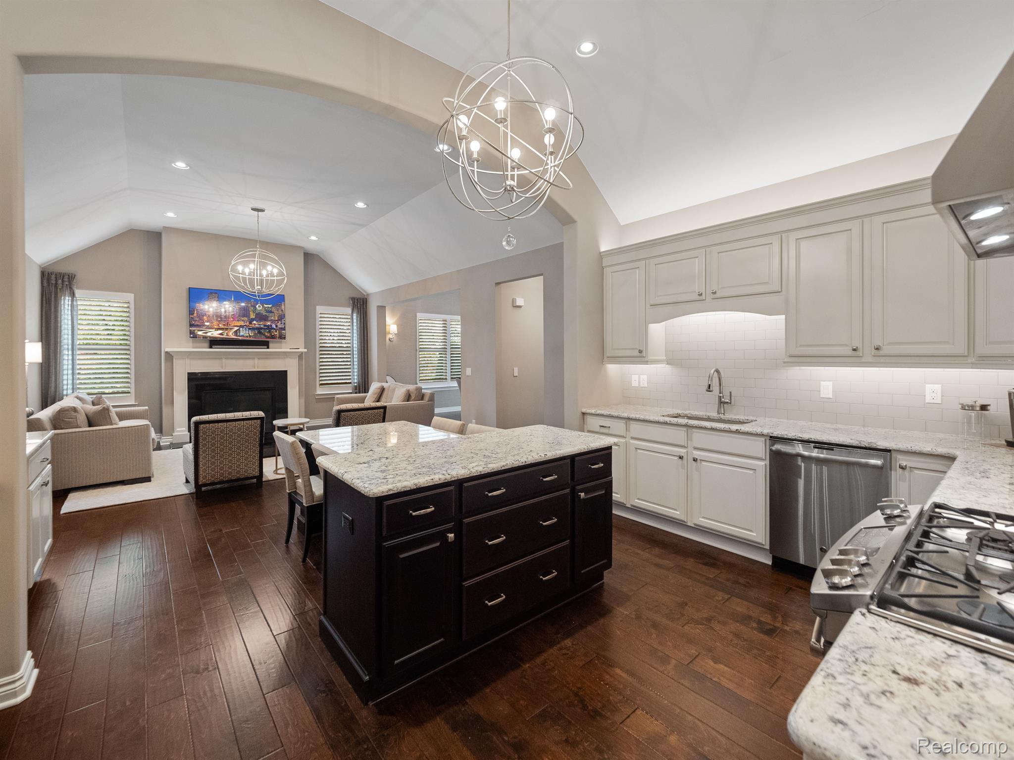 5209 Brecon Court Rochester, MI 48306 - Photo 4 of 17 Gallery Image 4