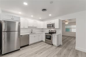 713 Southeast Stypmann Boulevard, Unit 713 Stuart, FL 34994 - Photo 14 of 29