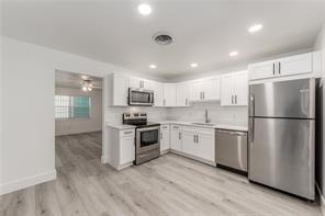 713 Southeast Stypmann Boulevard, Unit 713 Stuart, FL 34994 - Photo 2 of 29