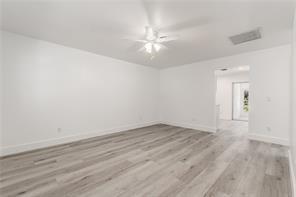 713 Southeast Stypmann Boulevard, Unit 713 Stuart, FL 34994 - Photo 6 of 29