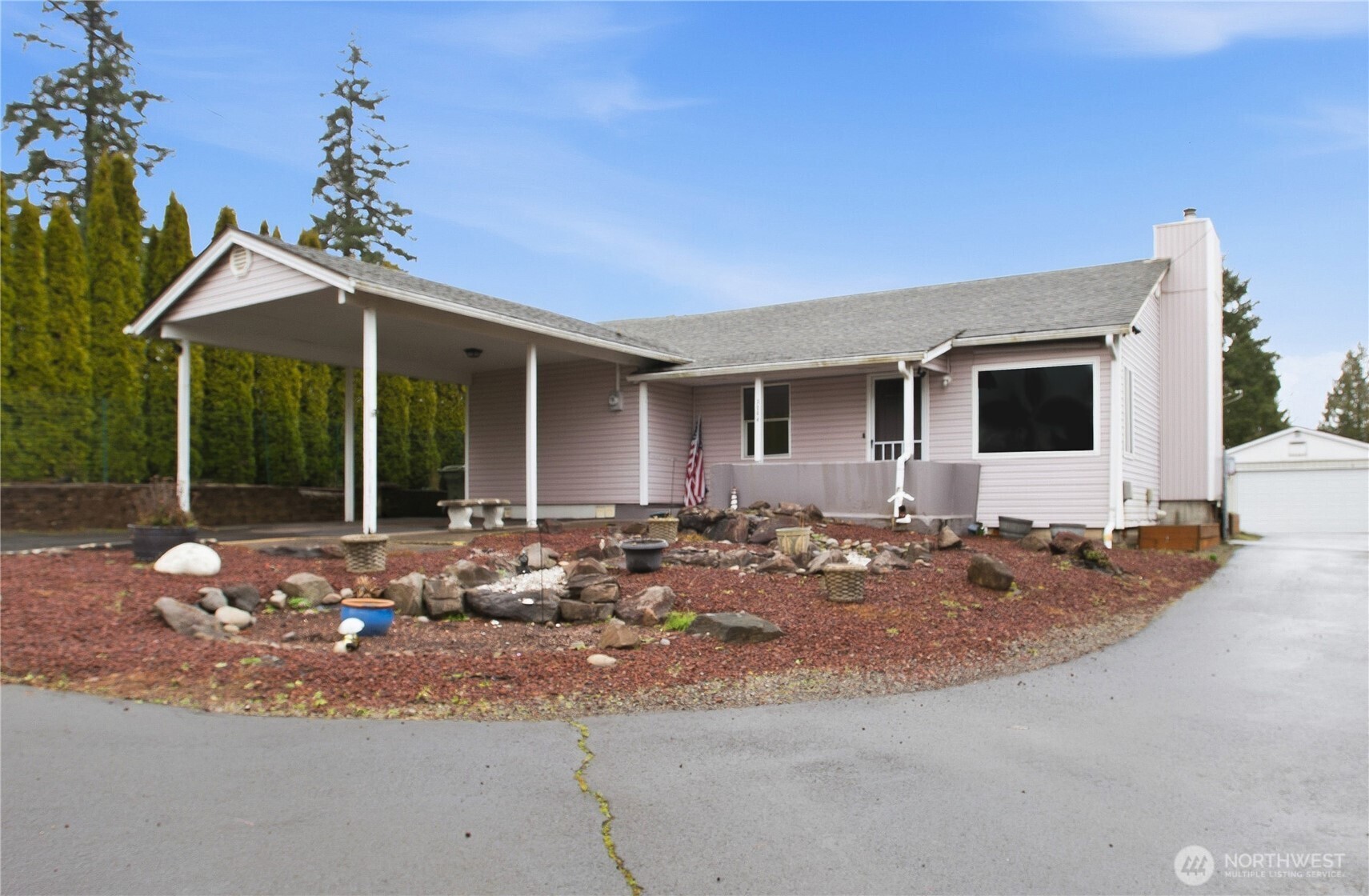 3506 Columbia Heights Road Longview, WA 98632 - Photo 1 of 22 a front view of a house with sitting area