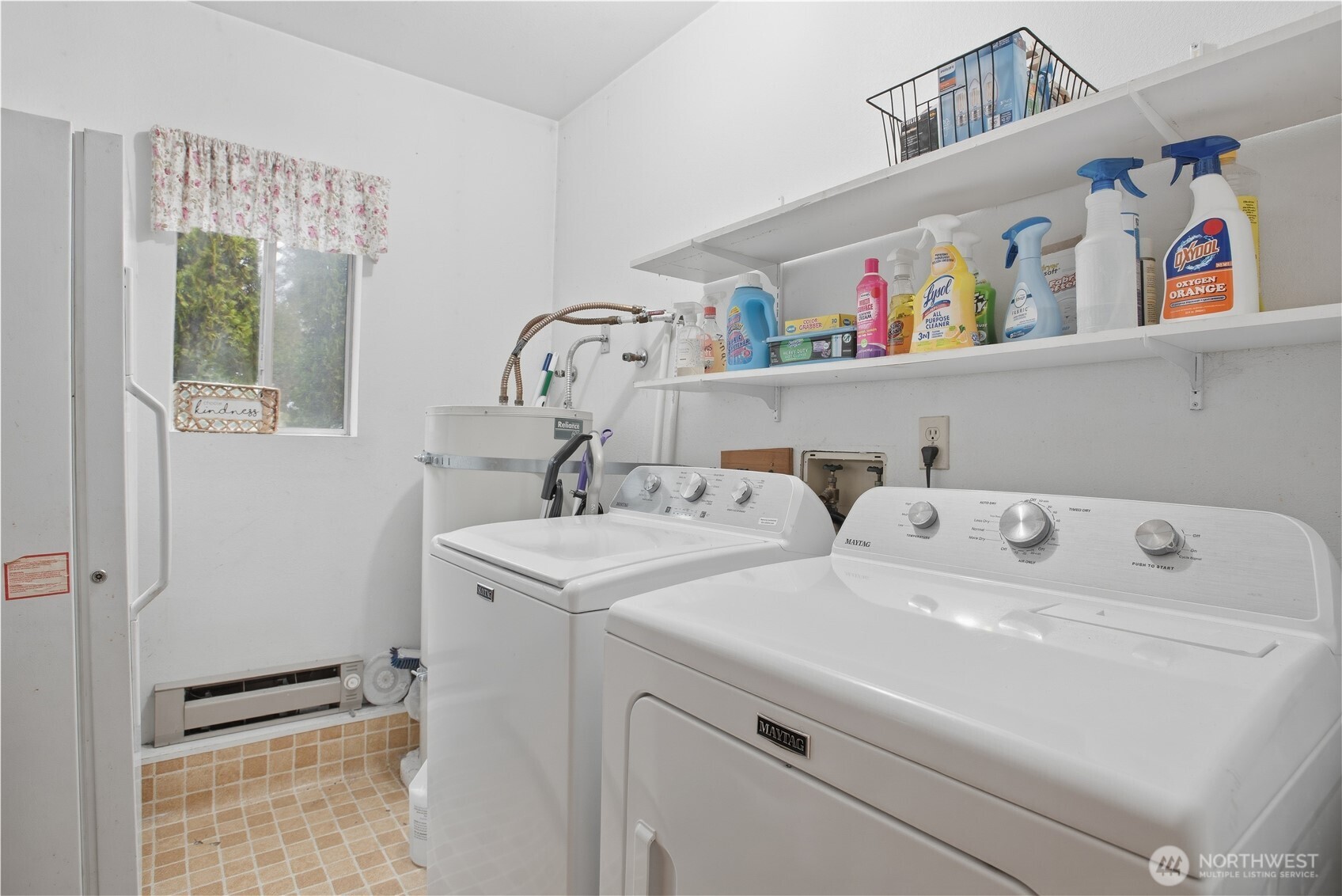 3506 Columbia Heights Road Longview, WA 98632 - Photo 16 of 22 a utility room with dryer and washer