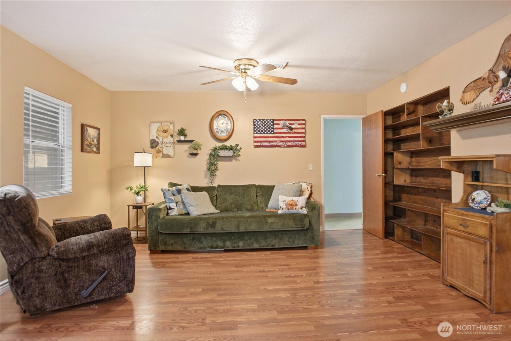 3506 Columbia Heights Road Longview, WA 98632 - Photo 7 of 22 a living room with furniture and a flat screen tv