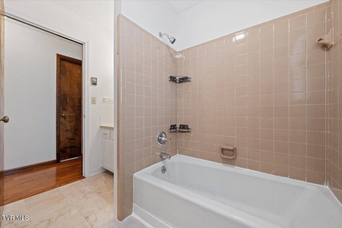 836 Colonial Road Southwest Abingdon, VA 24210 - Photo 22 of 35 22-HPO2272