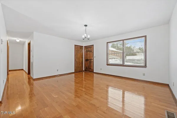 $249,000 | 836 Colonial Road Southwest, Abingdon, VA 24210