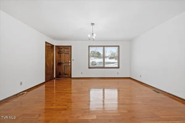 $249,000 | 836 Colonial Road Southwest, Abingdon, VA 24210