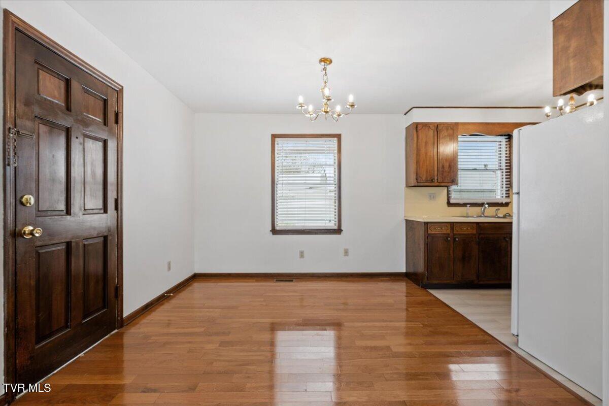 836 Colonial Road Southwest Abingdon, VA 24210 - Photo 7 of 35 07-HPO2224