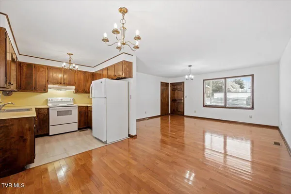 $249,000 | 836 Colonial Road Southwest, Abingdon, VA 24210