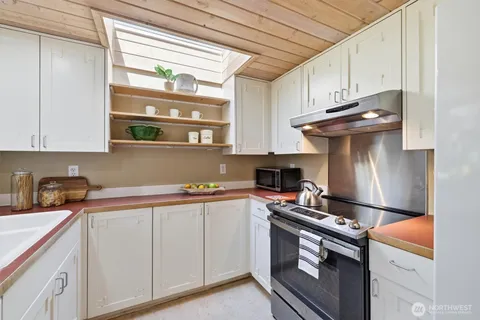 $649,950 | 317 North 160th Place, Shoreline, WA 98133