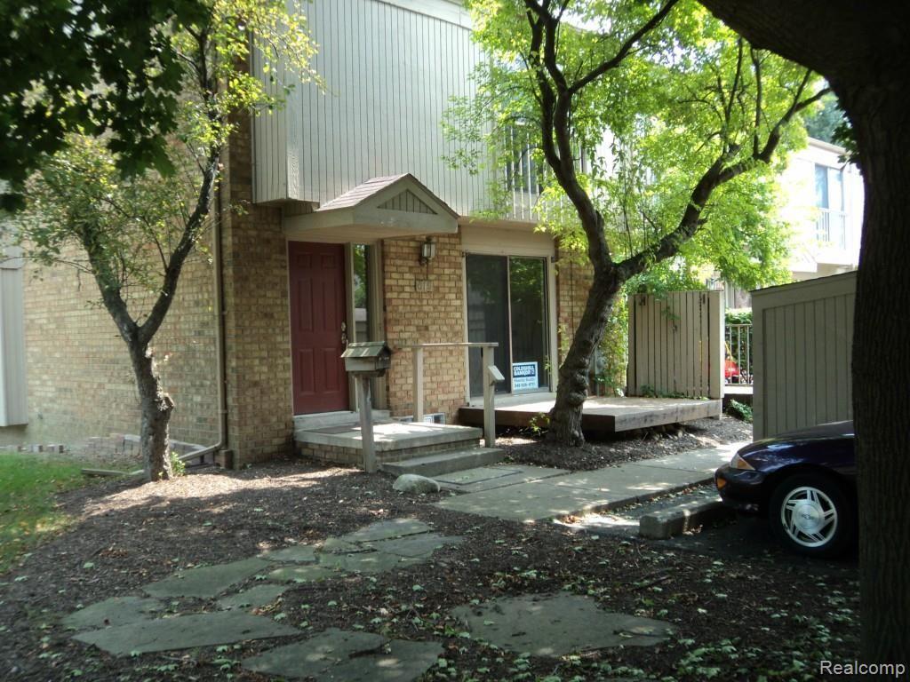 615 Oakbrook West, Unit 206 Rochester, MI 48307 - Photo 2 of 13 DSC00384.jpg
