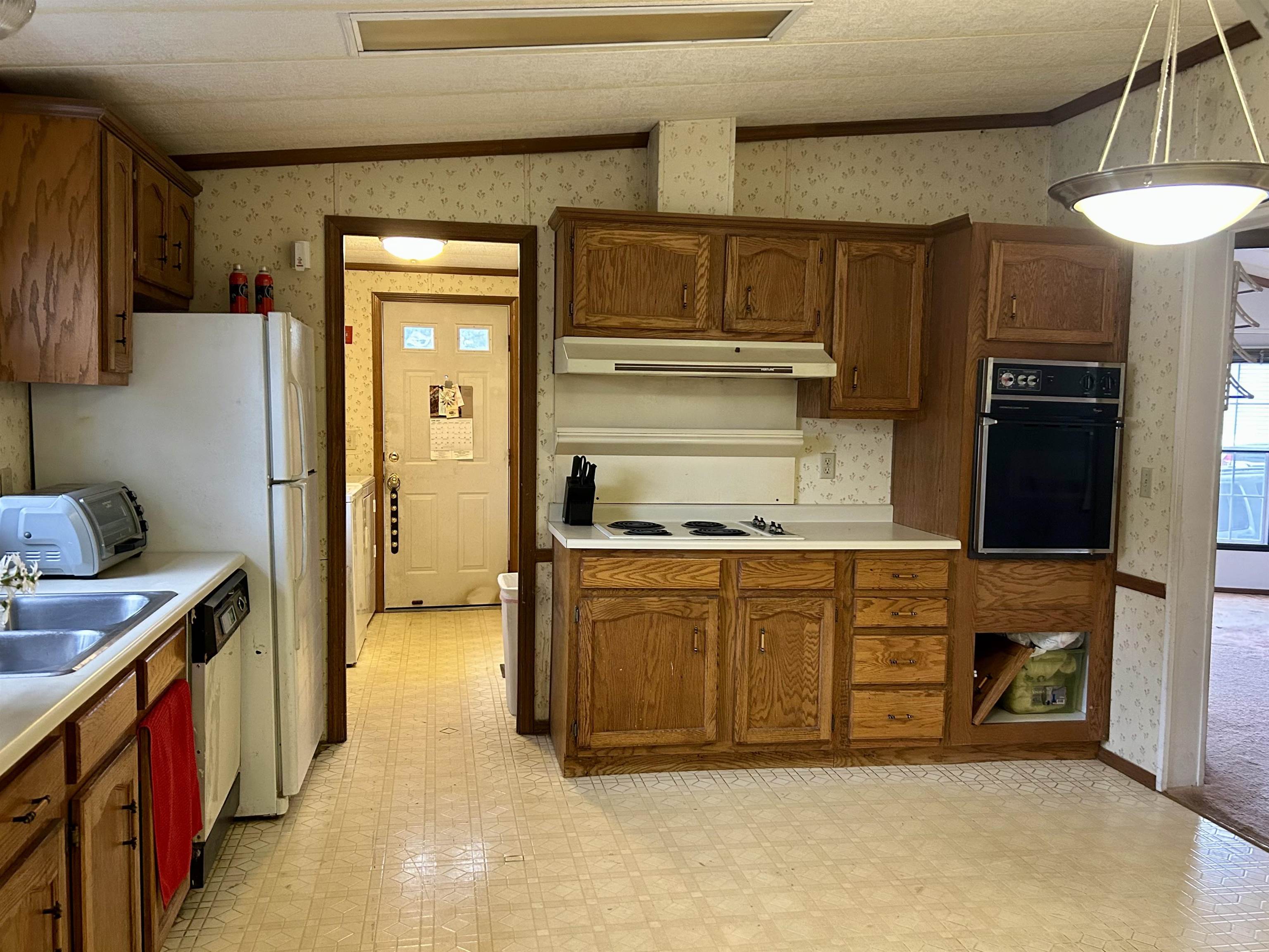 28 Wayland Circle Exeter, NH 03833 - Photo 5 of 30