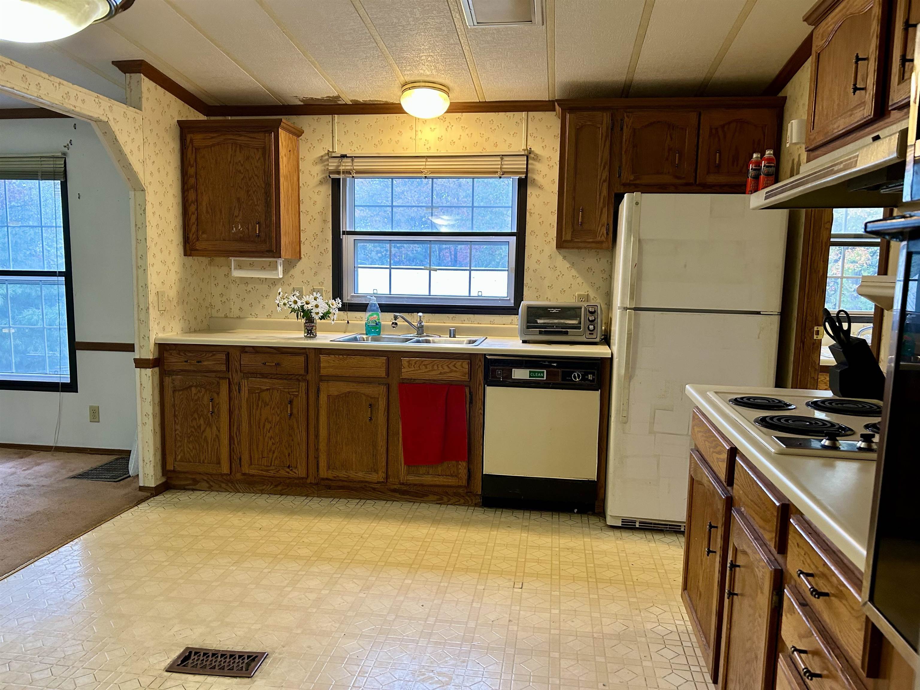 28 Wayland Circle Exeter, NH 03833 - Photo 6 of 30