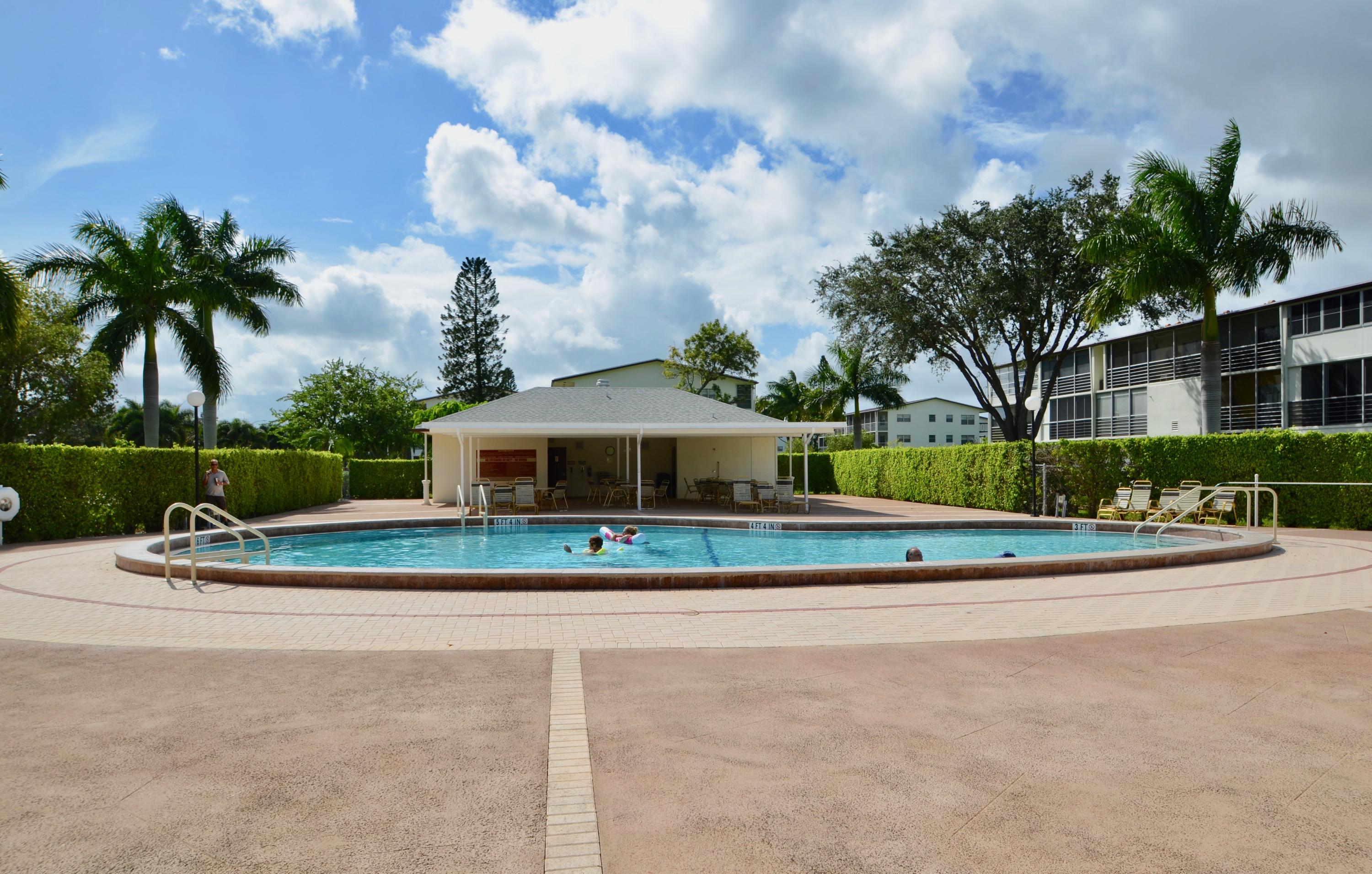 122 Suffolk C Boca Raton, FL 33434 - Photo 25 of 26 DSC_0041