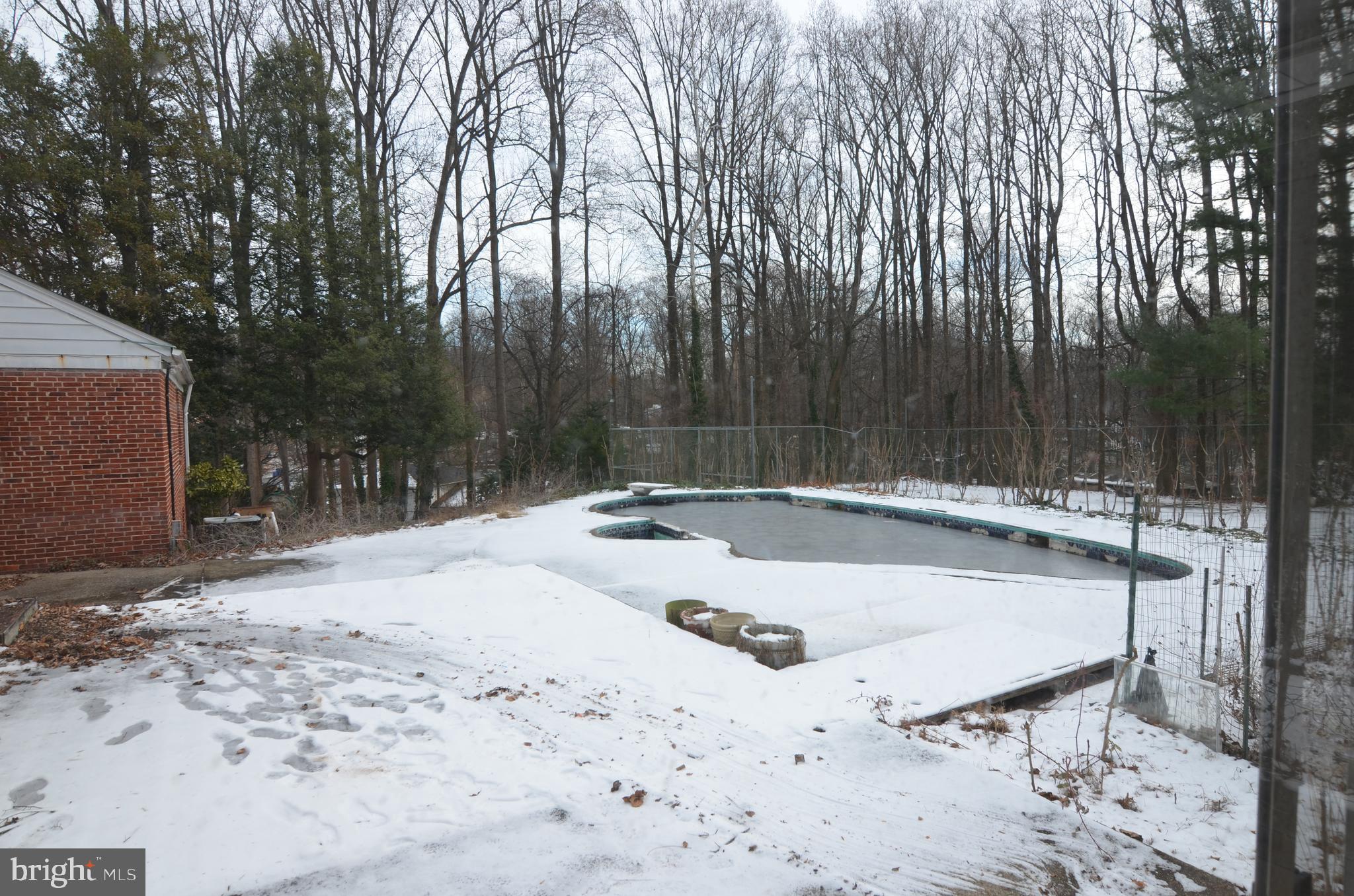 206 Shaw Avenue Silver Spring, MD 20904 - Photo 8 of 35 a view of a backyard