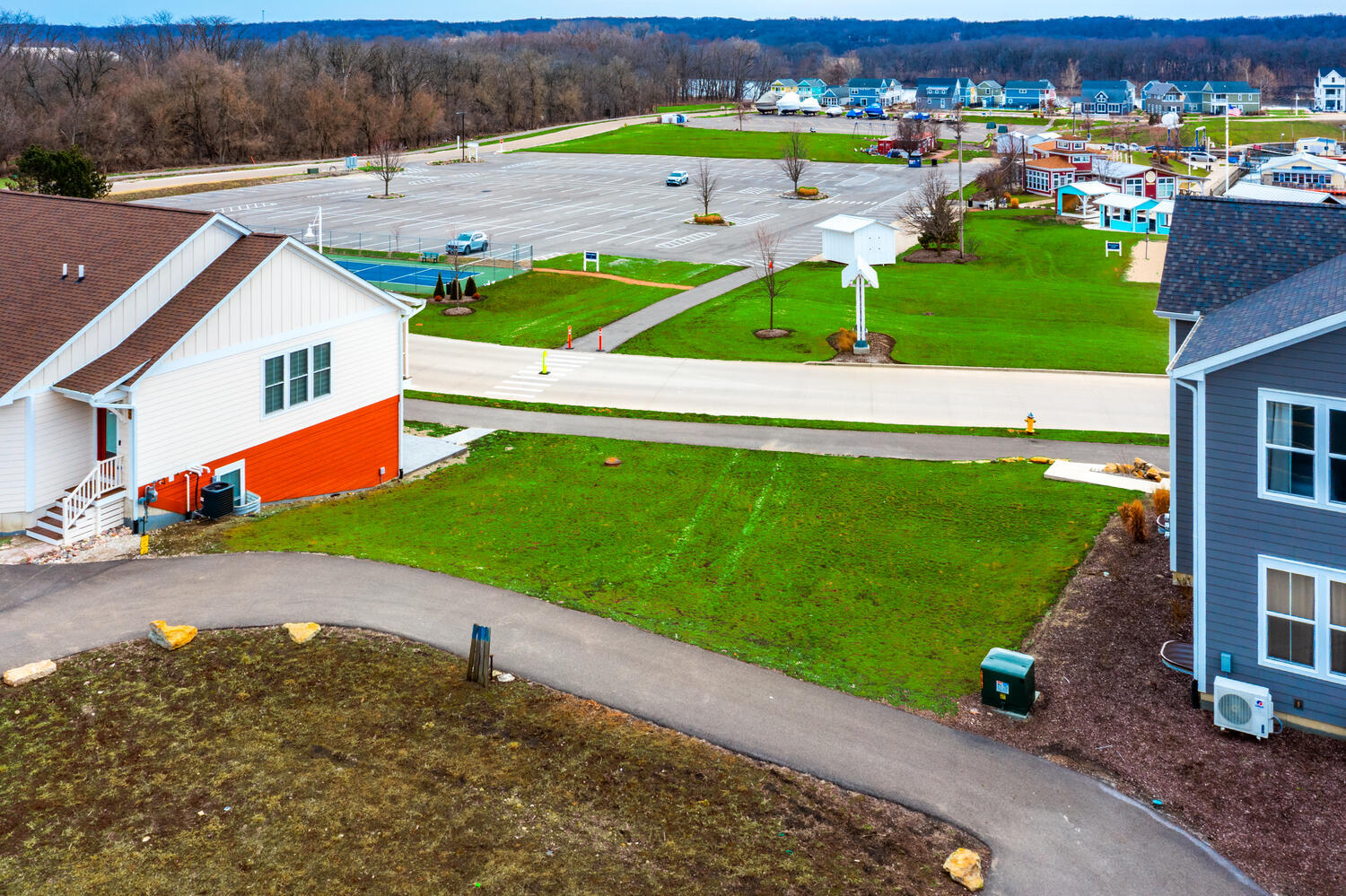 100 Great Loop E Drive, Unit 44 Ottawa, IL 61350 - Photo 5 of 11 an aerial view of a house with a garden and yard