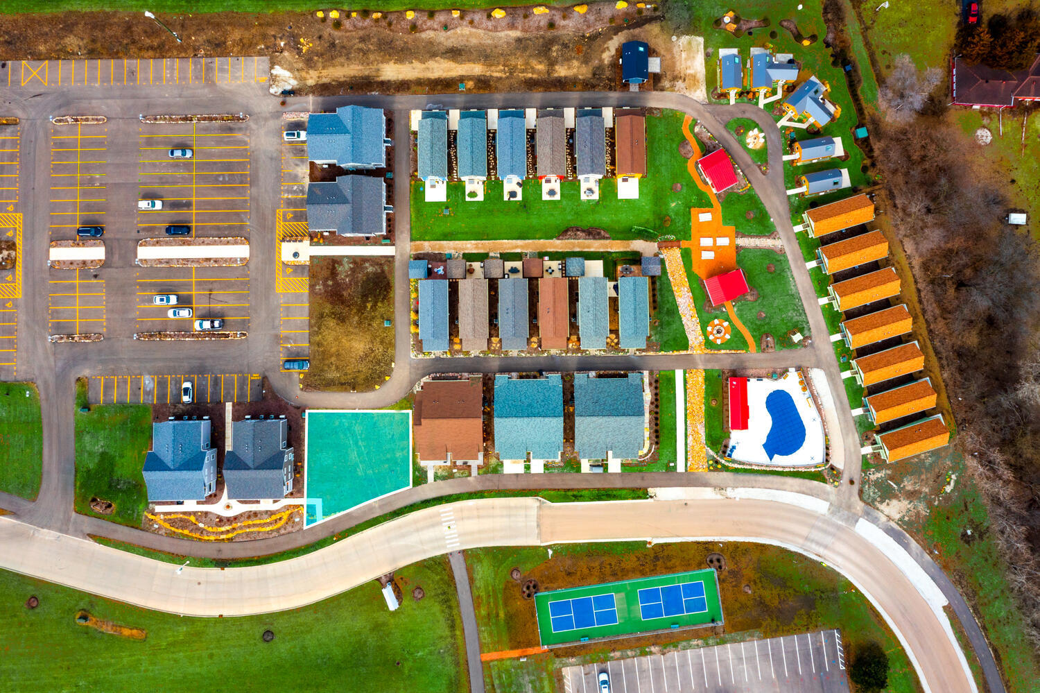 100 Great Loop E Drive, Unit 44 Ottawa, IL 61350 - Photo 8 of 11 a view of swimming pool with a balcony