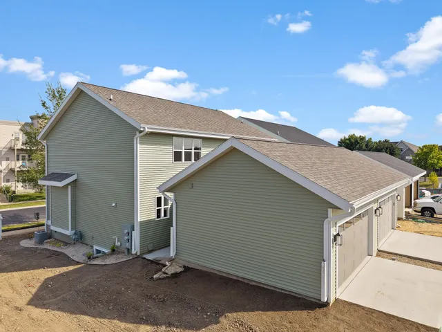 $479,900 | 2811 Crinkle Root Drive, Fitchburg, WI 53711