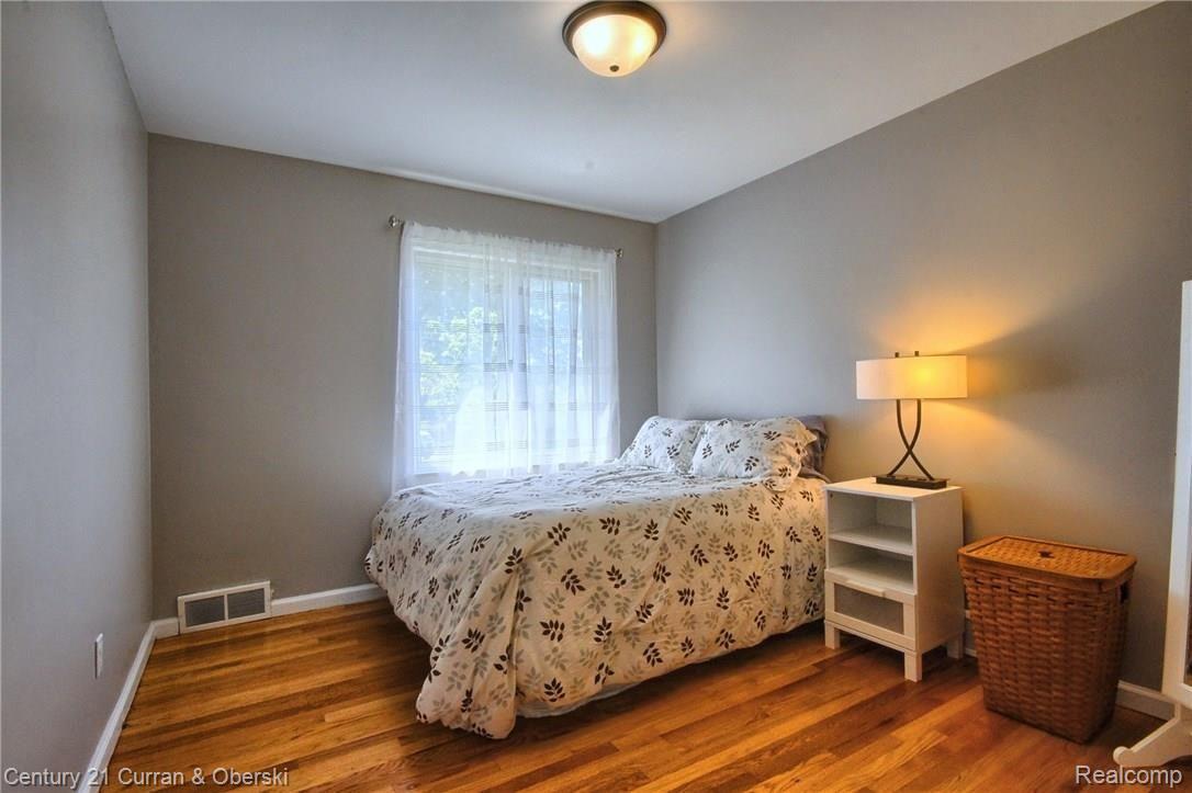 9881 Reeck Road Allen Park, MI 48101 - Photo 16 of 29 2nd_Bedroom.jpg
