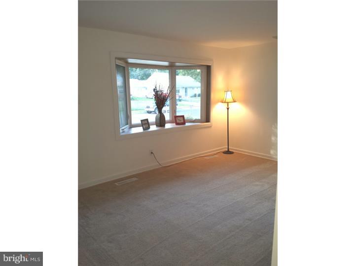 318 East Rudderow Avenue Maple Shade, NJ 08052 - Photo 11 of 21 Living Room