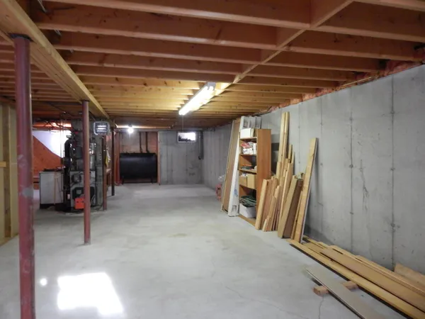 $275,000 | 19 Park Street, Paris, ME 04281