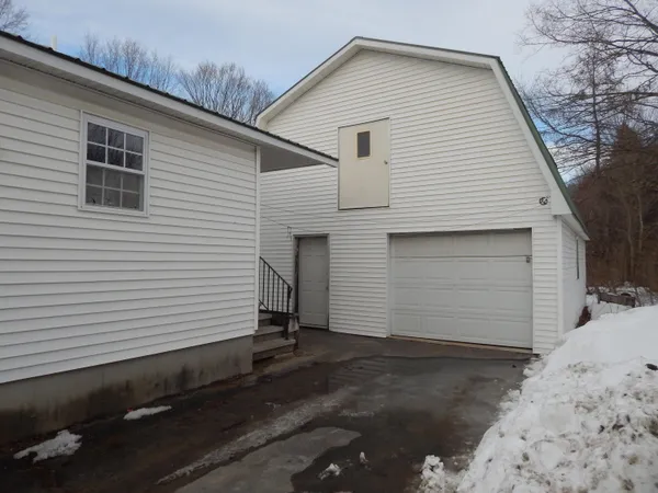 $275,000 | 19 Park Street, Paris, ME 04281