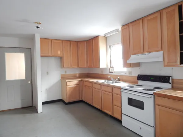 $275,000 | 19 Park Street, Paris, ME 04281