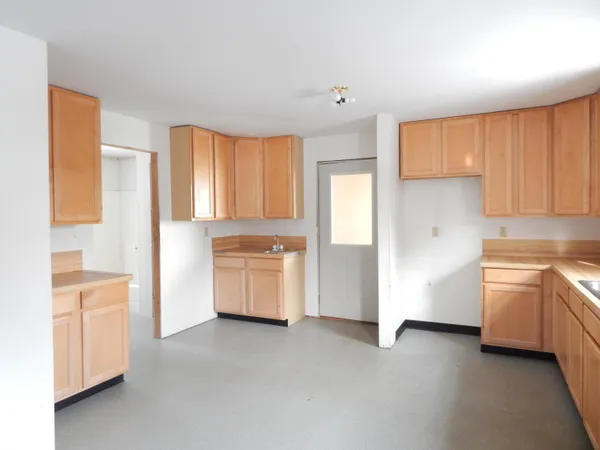 $275,000 | 19 Park Street, Paris, ME 04281