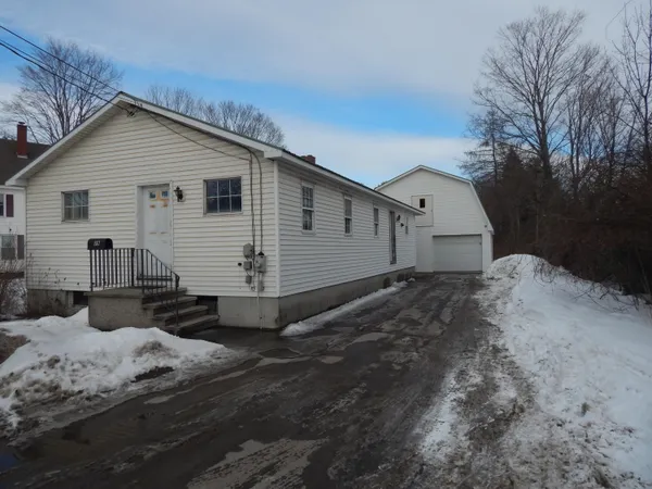 $275,000 | 19 Park Street, Paris, ME 04281