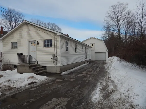 $275,000 | 19 Park Street, Paris, ME 04281